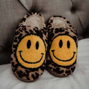 Leopard Smiley Face Slippers